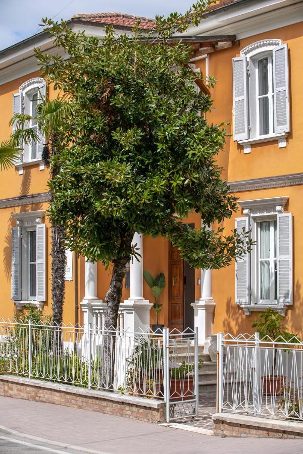 Villa Liberty Урбино Екстериор снимка